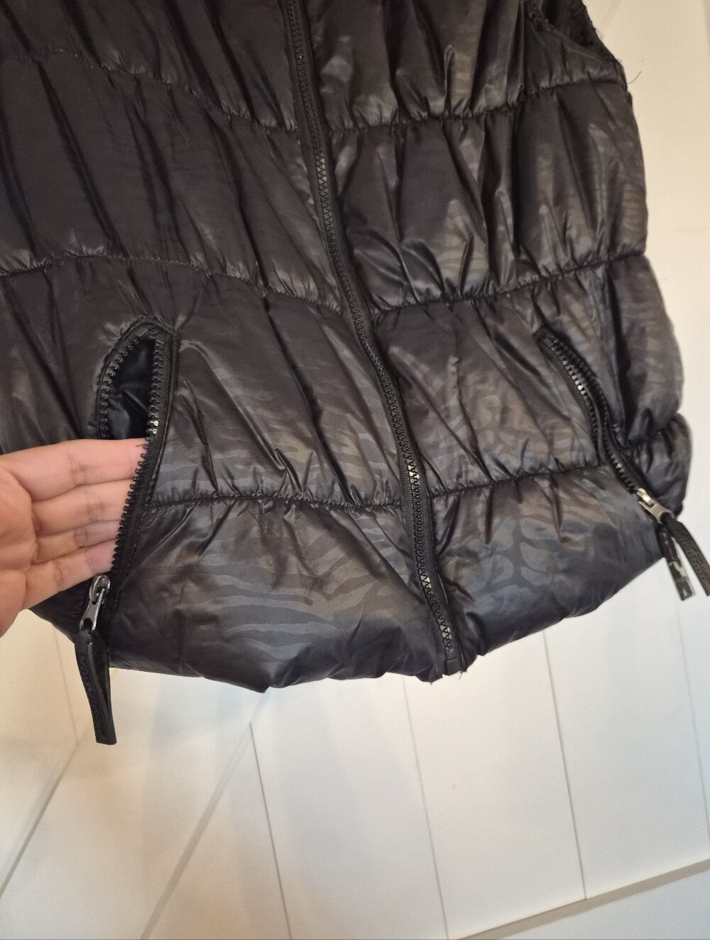 Betsey Johnson Black Quilted Puffer Vest- Size Small - Picture 5 of 12